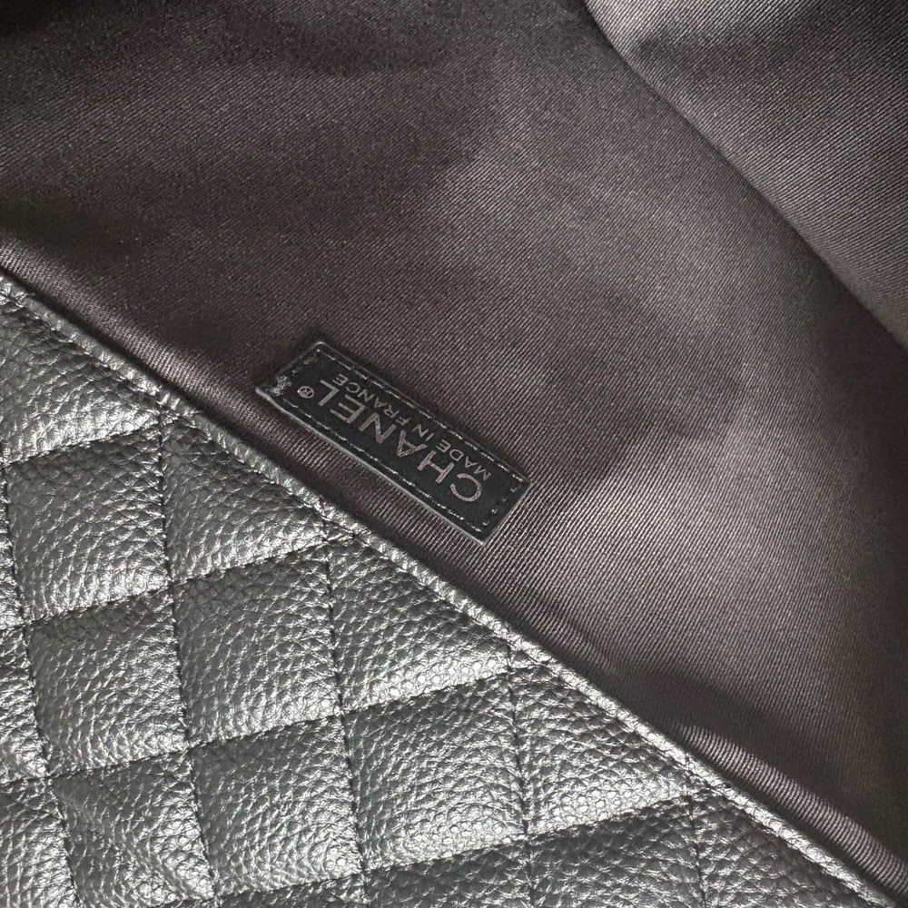 Quilted Double Flap XXL Travel Shoulder Bag - Picture 11 of 14